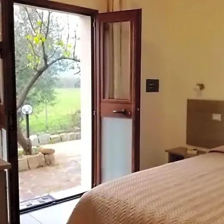 فندق مبيت وإفطار Campu Moru باري ساردو